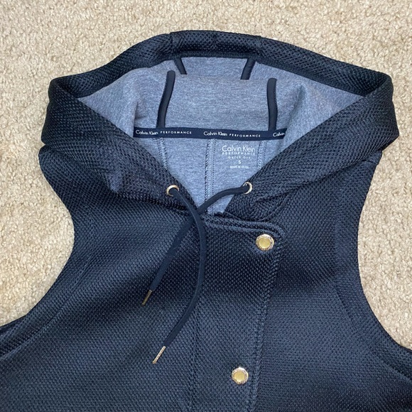 CALVIN KLEIN Performance Quick Dry Hooded Zip Front Vest Black - Picture 2 of 3